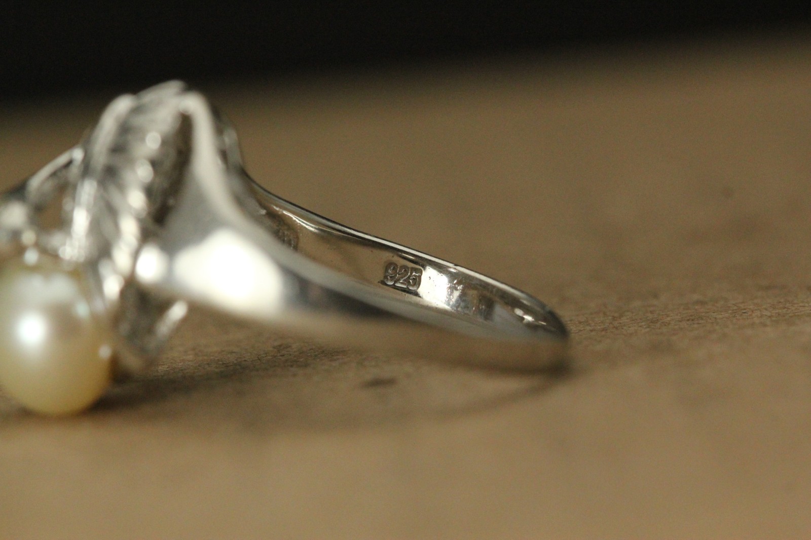 Pearl & CZ Swan Design Sterling Silver 925 Ring Size 7, 4.4 grams (RIN9552)