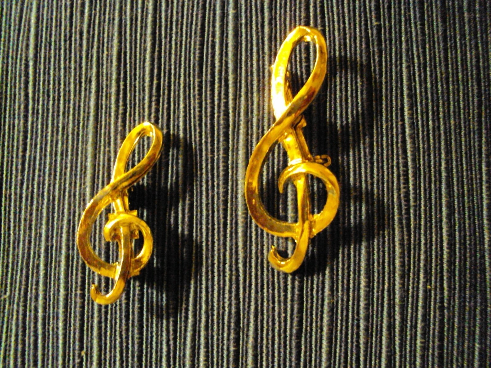 Music Theme Pins Treble Clef (lot of 2) – 1 3/4 and 1 3/8 inches