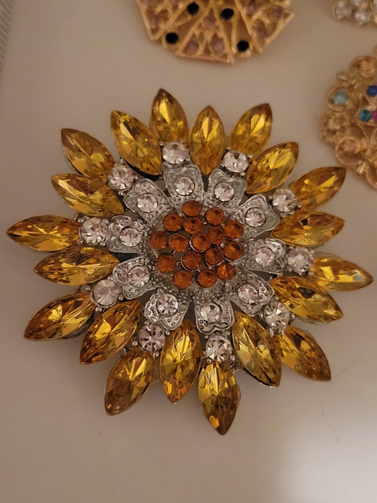 Gorgeous Rhinestone Flower Red Carnation Florals Brooch Jewelry Lot CA USA P229