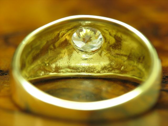 14Kt 585 Yellow Gold Ring With 0.85Ct Zirconia Solitaire Setting / 5.3G / RG 57
