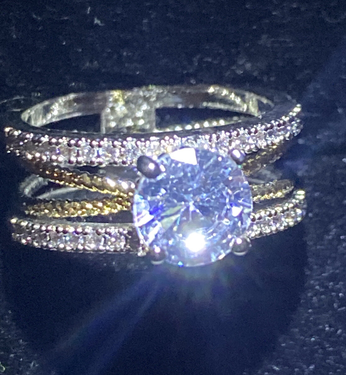 WHITE/YELLOW GOLD FILLED MODERN DESIGN RING BAND CREATED CLEAR SAPPHIRE L/51