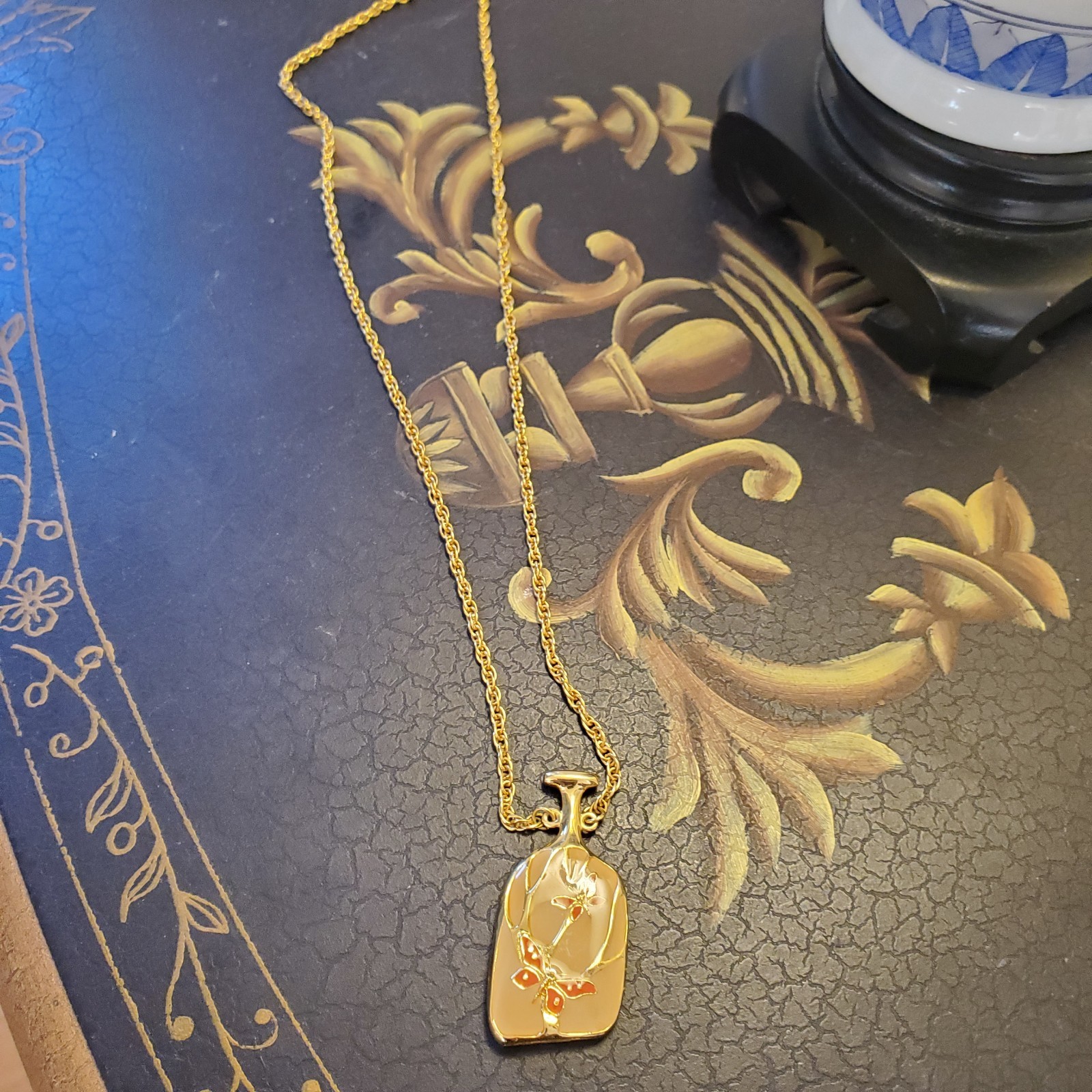 Butterfly Pendant Necklace Goldtone Peachy Orange Signed Thailand 24″