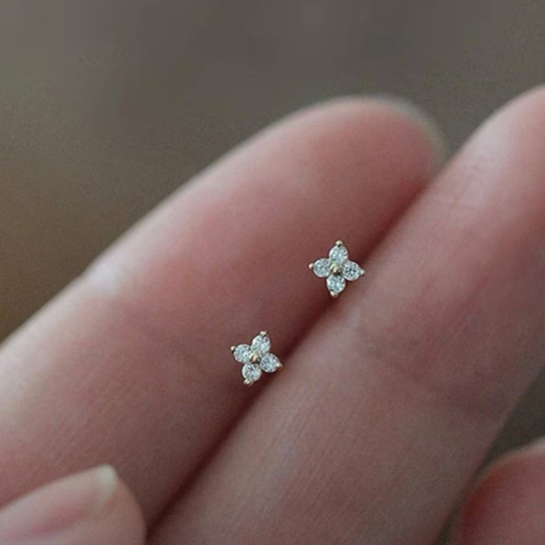 1 Ct Round Cut Cut Simulated Diamond Flower Stud Earring 14k Yellow Gold Plated