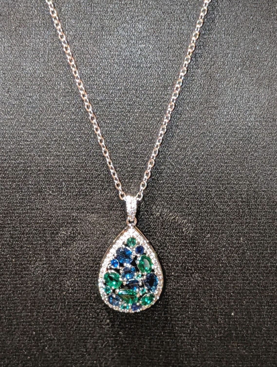 Women’s Moissanite Dazzling Green/Blue Sapphire Pendant Teardrop Necklace 18″