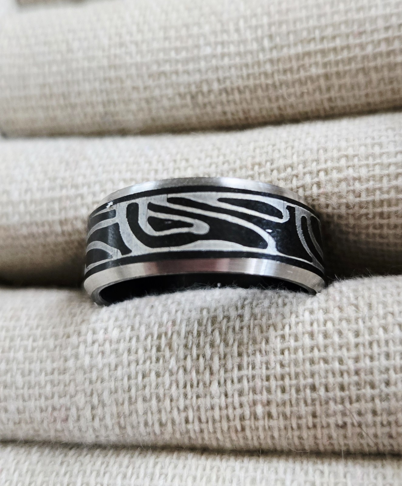 Tribal Black & Silver Titanium Steel Band Ring Size 9 Men’s Wedding Ring