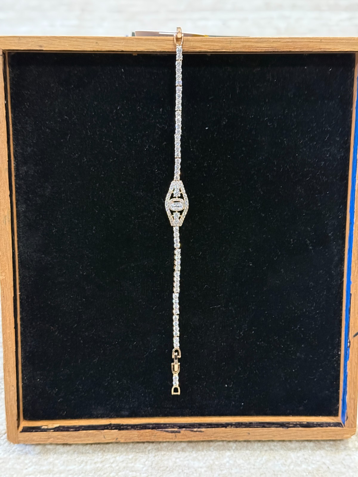 Charm Bracelet – Fashion Favorite – Great for All Occasion!