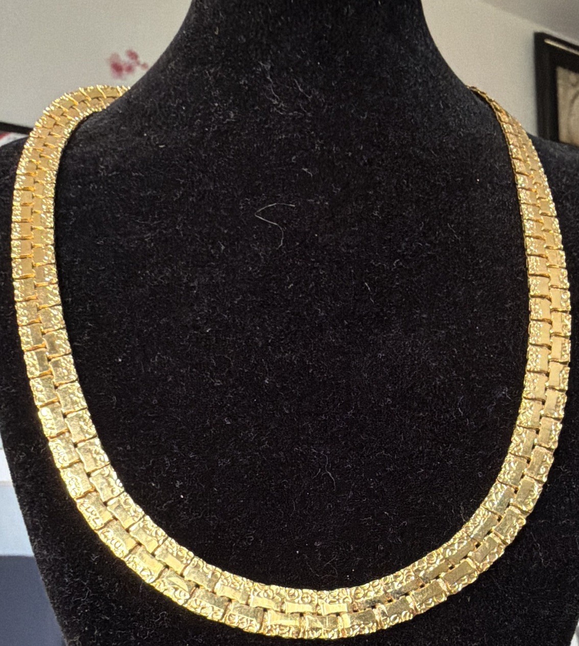 Gold Tone Bar Link Chain Statement Necklace Box Clasp Closure No Stones