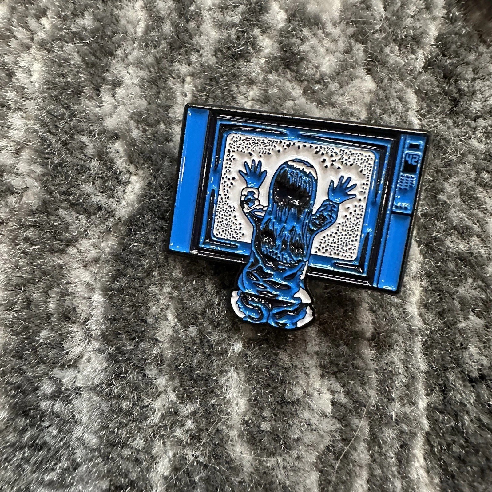 Retro Enamel Pin Poltergeist TV Film Blue Brooch 80s Girl Static Television New