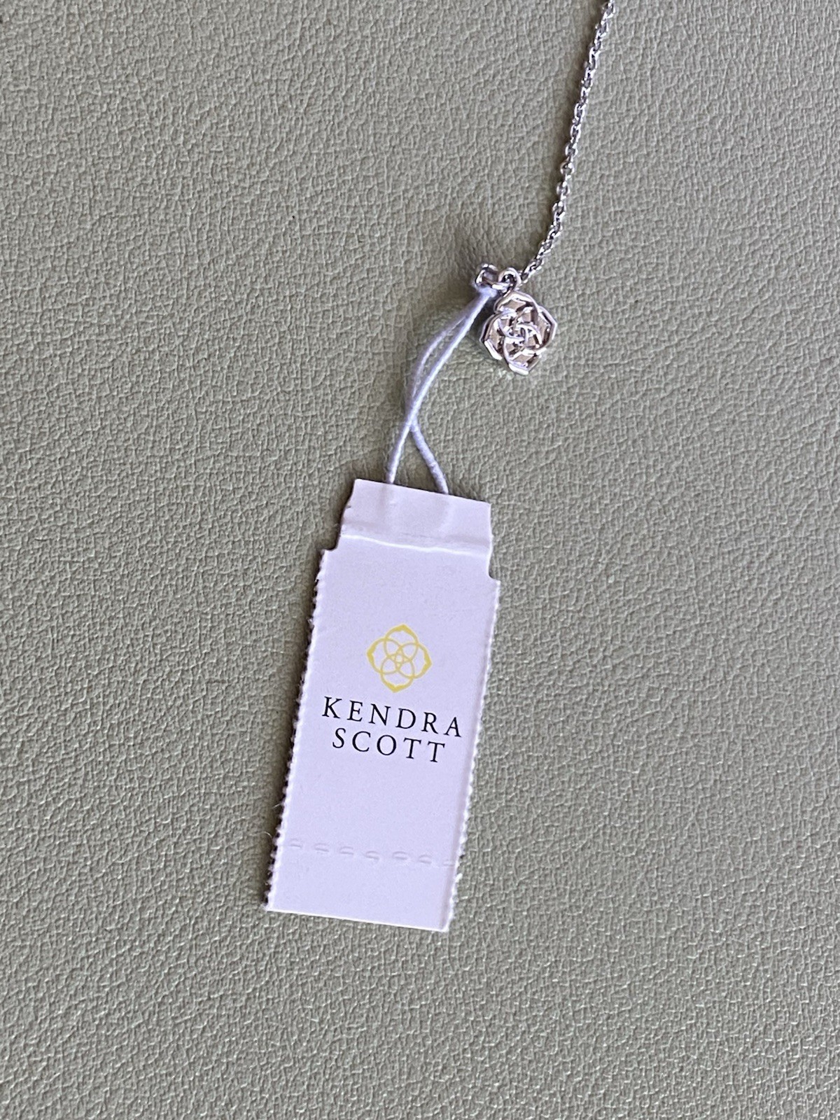 Kendra Scott Ari Green Heart Pendant Silver Color Necklace 16.0 “