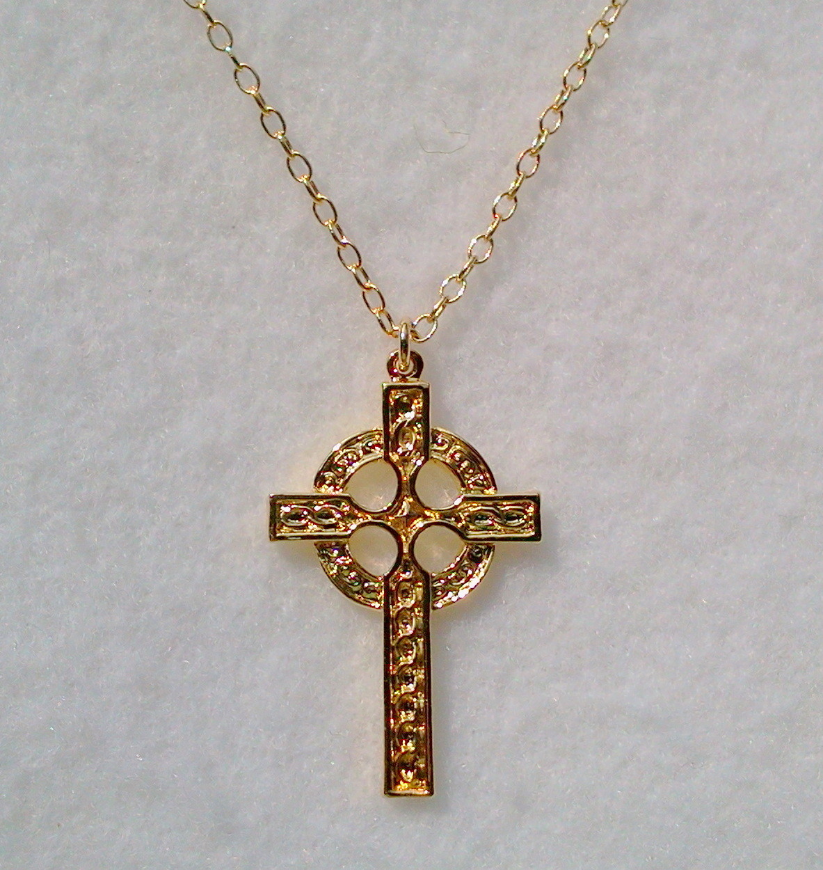 18KGP Celtic Cross Pendant Necklace – Made in Czech
