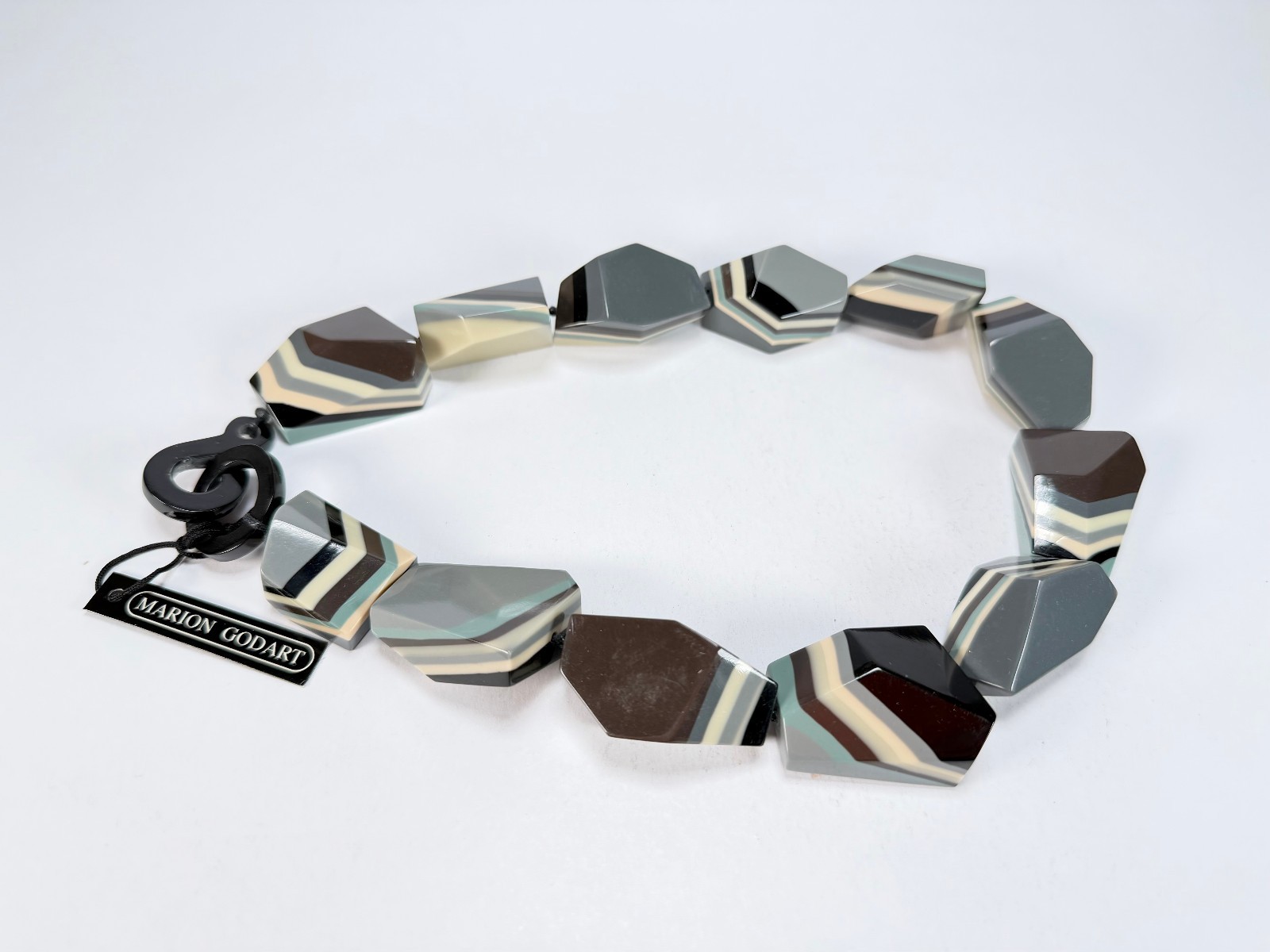 Marion Godart – Fragmental “Bord Dentelé” Neutral Mix Resin Necklace