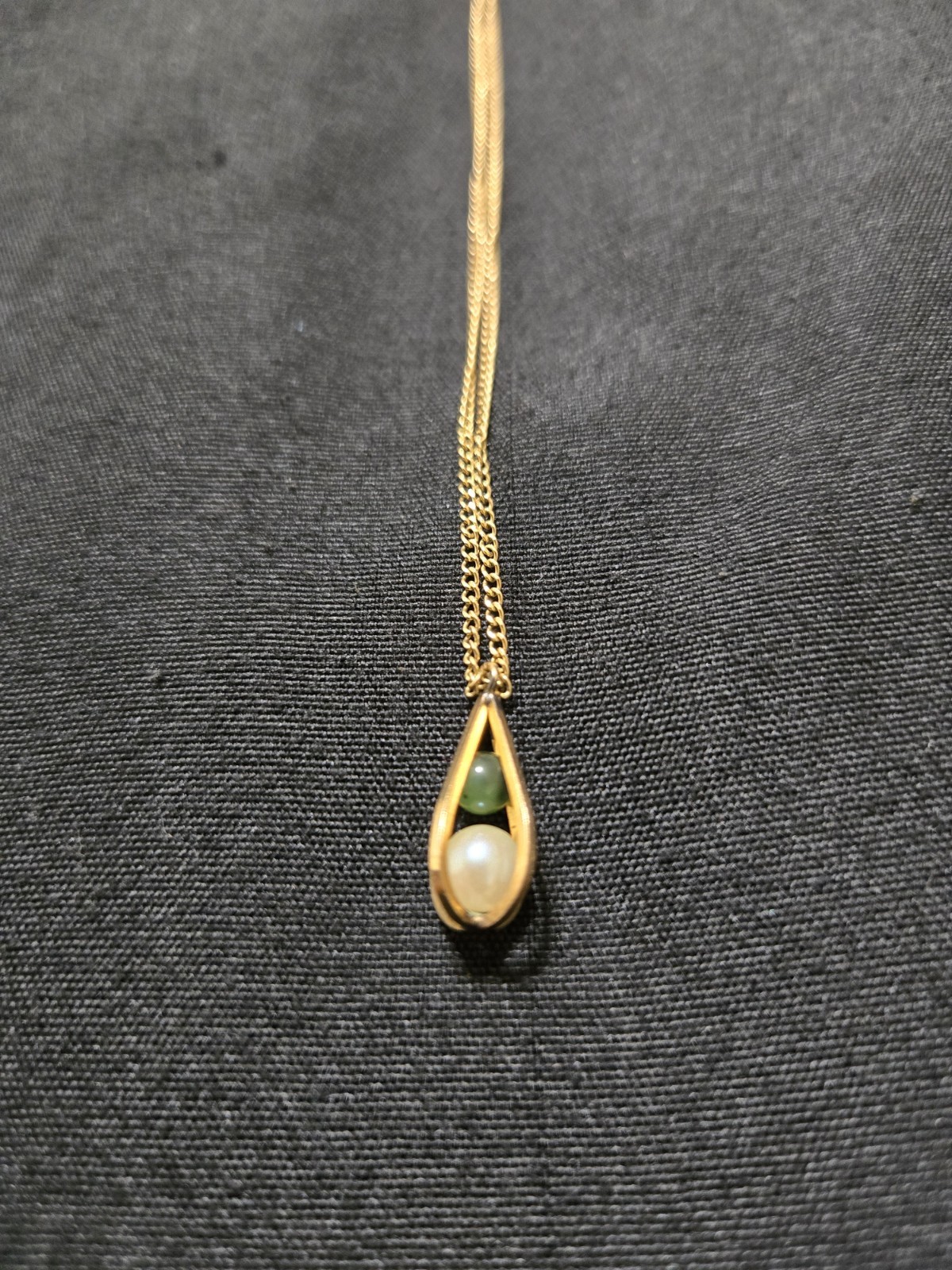 Vintage Solid 14K Gold Teardrop Pendant Necklace – Cultured Pearl & Jade – 22″