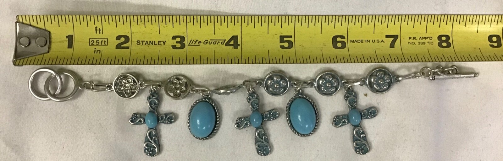 Fashion Leader Lead Compliant Silver Toned Bracelet with Cross Pendants – NEW