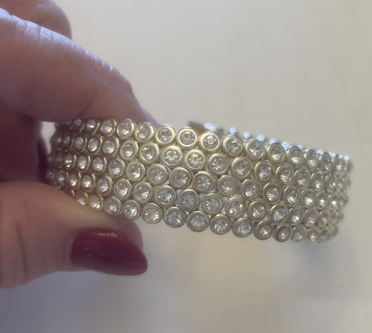 WIDE HEAVY FLEXIBLE BRACELET W/ BEZEL SET 5 ROWS CRYSTALS MED SIZE SILVERTONE