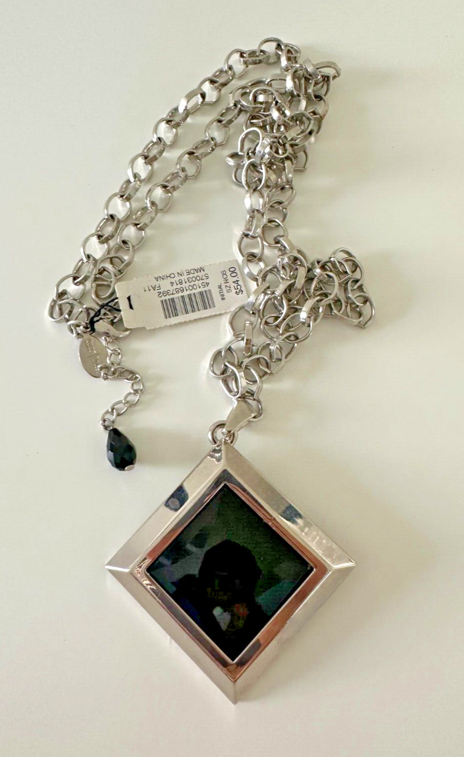 White House Black Market Necklace Black Pendant Silver Links Long 34-36″ tags