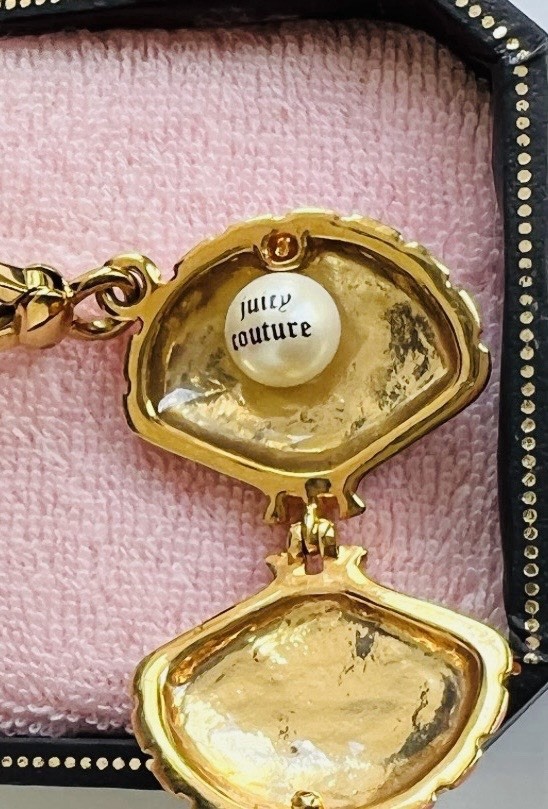 JUICY COUTURE CLAM SHELL CHARM in Original BOX Rare and Retired