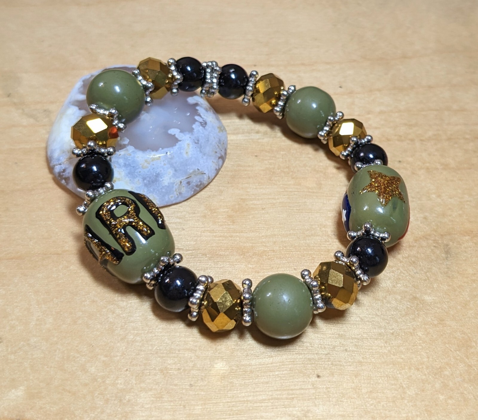 US Army Bracelet Handmade Glass Beaded Woman Stretch Bracelet Green Military