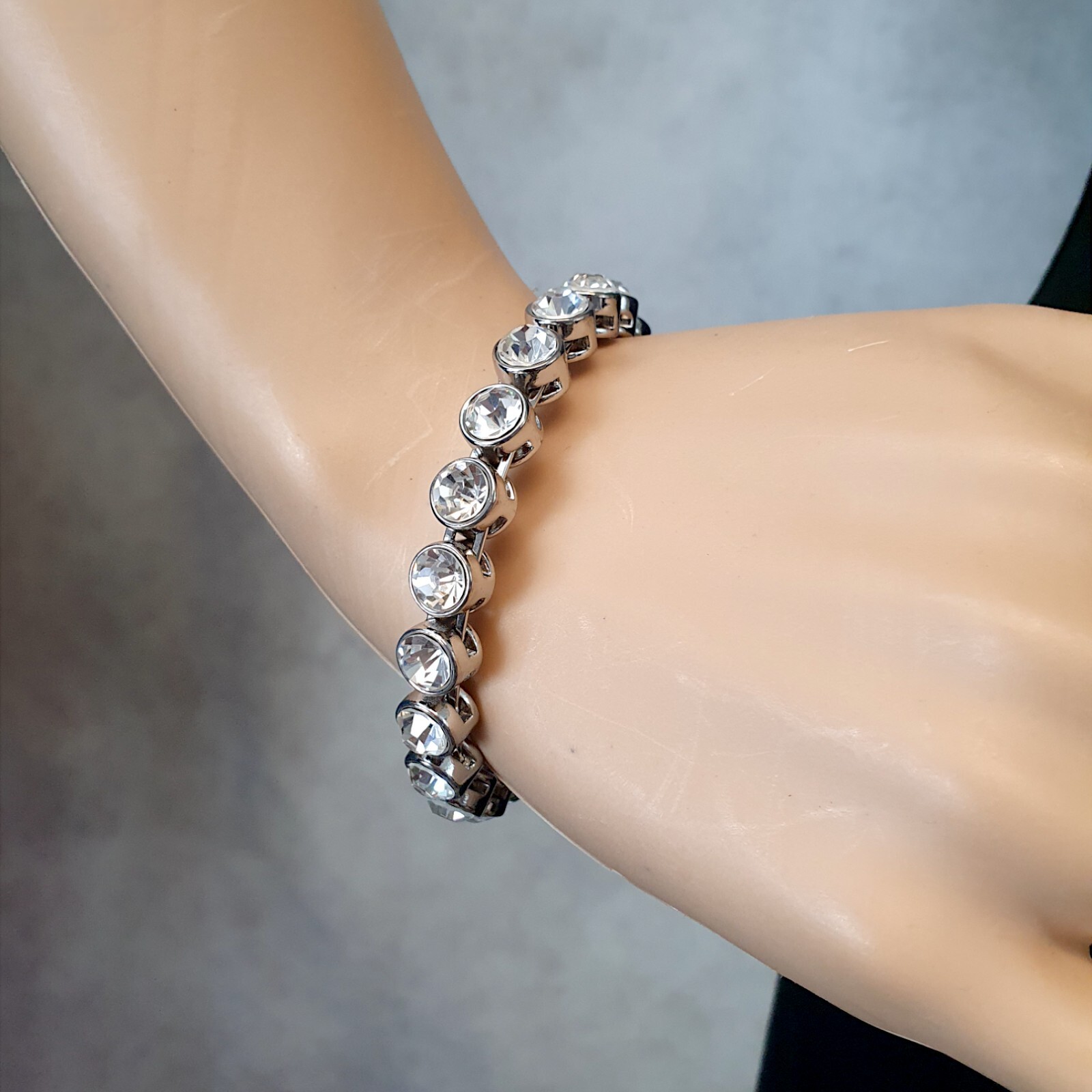 Chicos Silver Tone Clear Crystal Gemstone Bracelet Magnetic Ladies Size NWOT