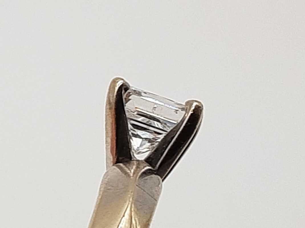 0.90 Carat Diamond 18k Two Tone Gold 5.4g Solitare Ring Size 6 Do0824llxzde