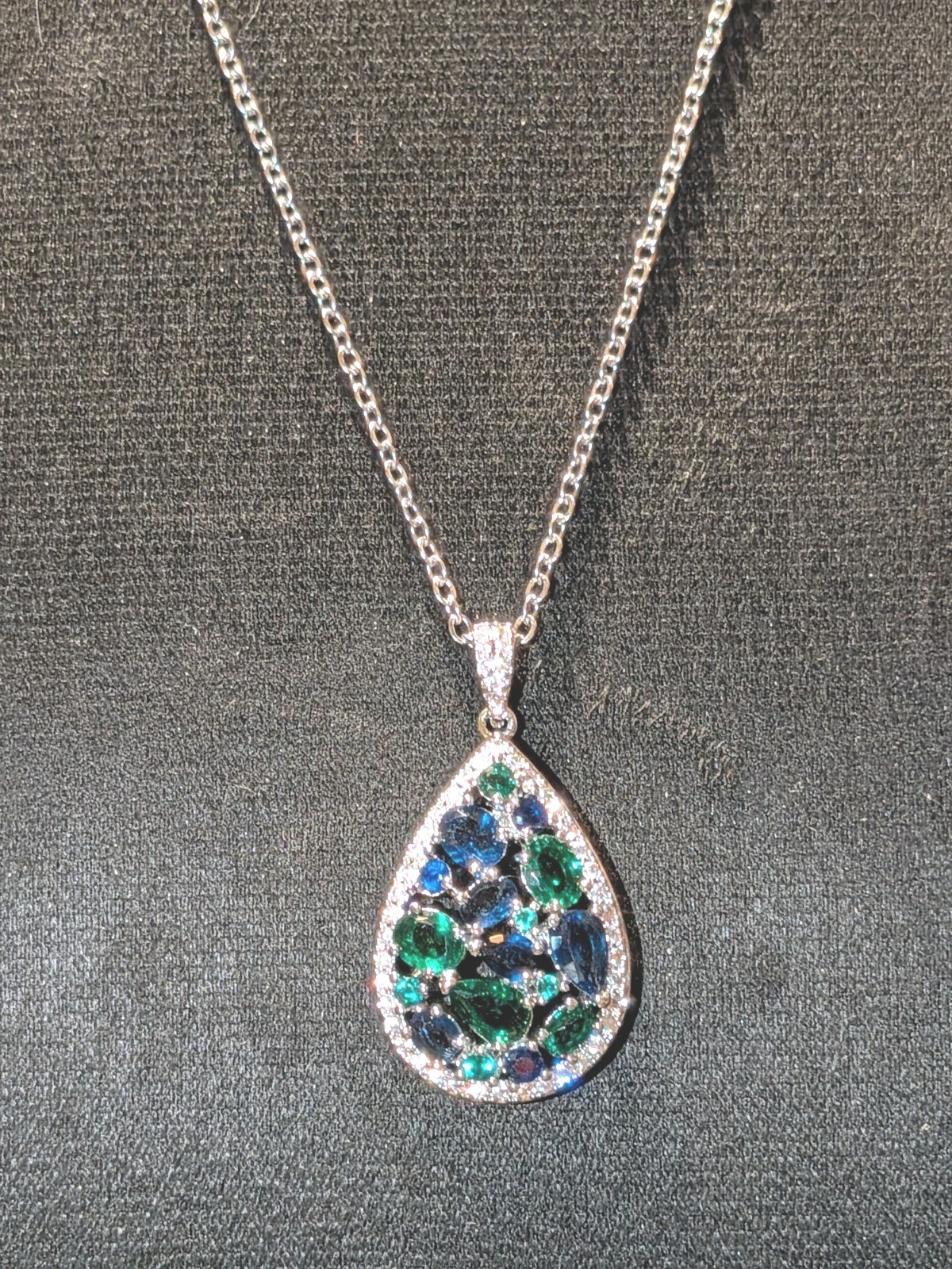 Women’s Moissanite Dazzling Green/Blue Sapphire Pendant Teardrop Necklace 18″