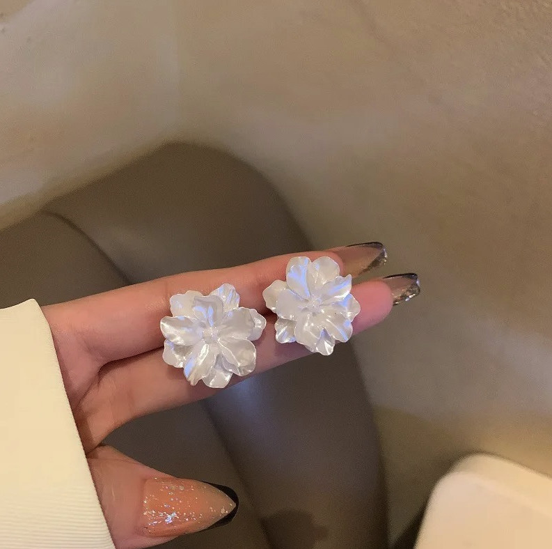 1pair Acrylic Camellia Flower Stud Earrings Women Party Jewelry – NEW
