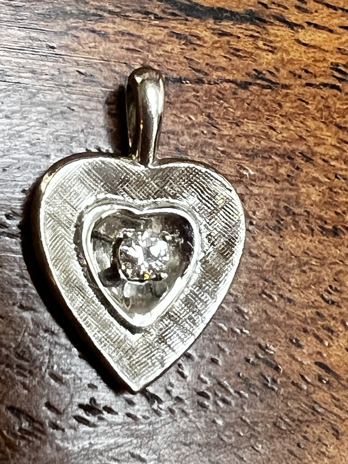 LOVELY 14K WHITE GOLD HEART PENDANT