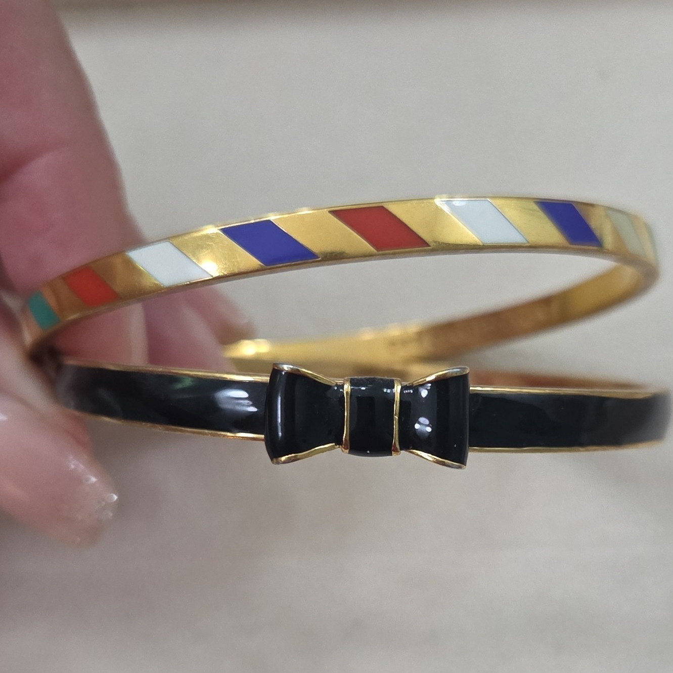 kate spade new york Gold Tone Enamel Stackable Bangle Bracelet Set Bow