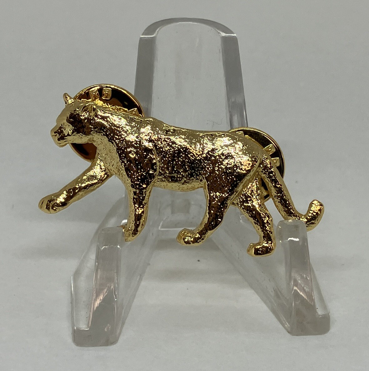 GG Harris Gold Tone Fine Pewter Mountain Lion Pin 496 (C) 1992