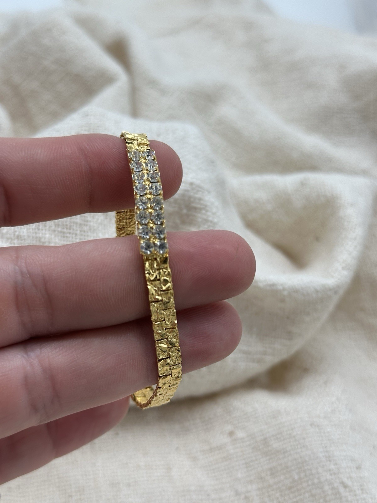Sparkling Shiny Linked Rhinestone Bracelet Gold Tone Nugget Style Chain 7″