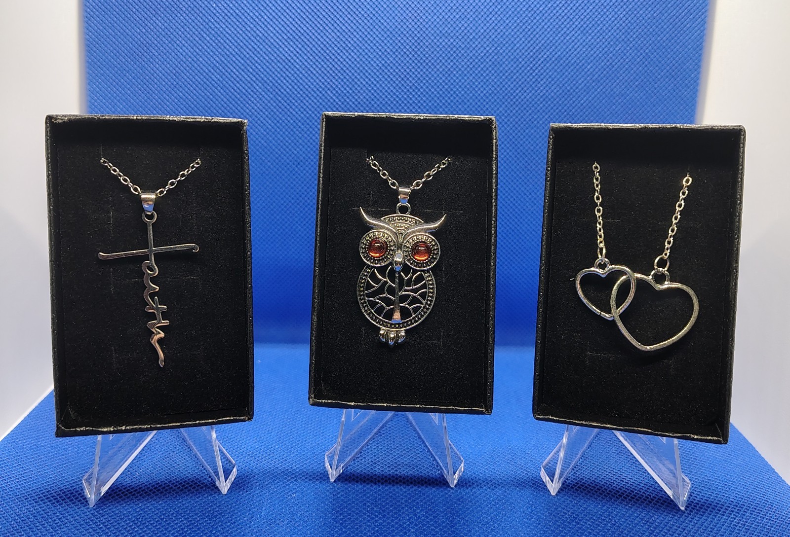 25 Necklace Resell Lot! Priced Cheap. Costume Jewerly + Free boxes