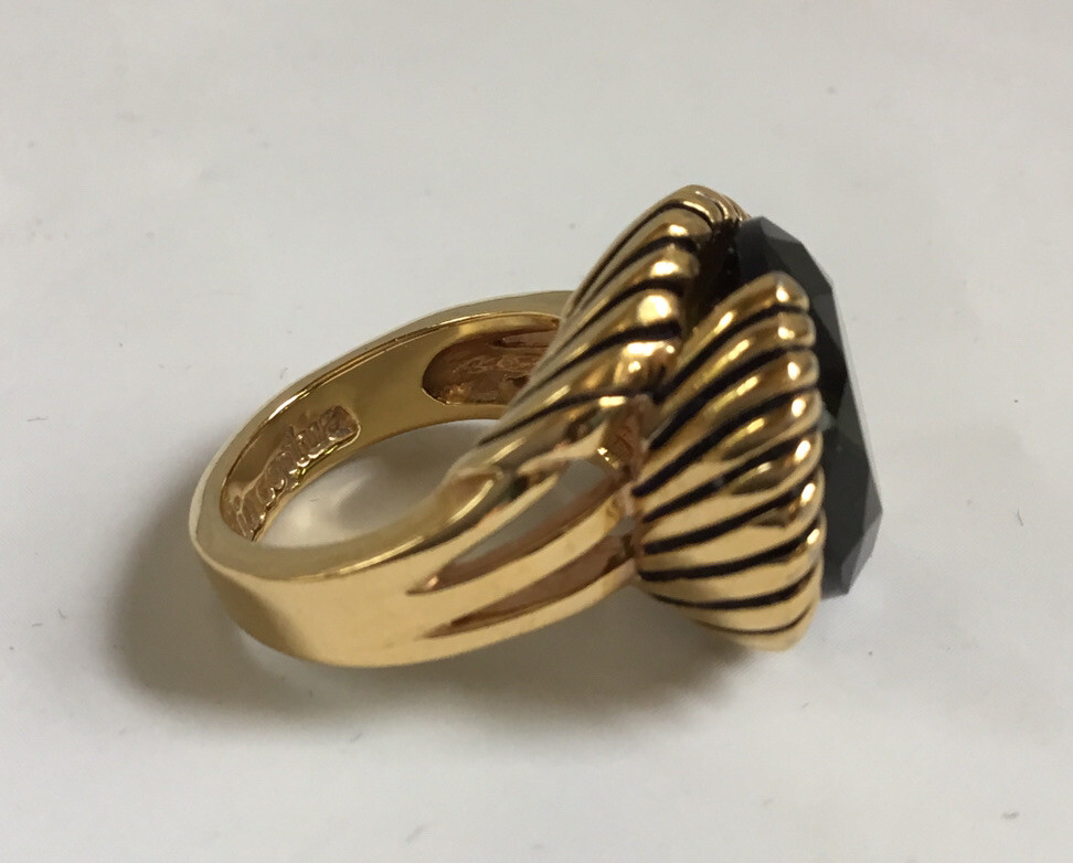 Lia Sophia “Envy” Green Crystal Ring Gold Tone Unique Setting. EUC