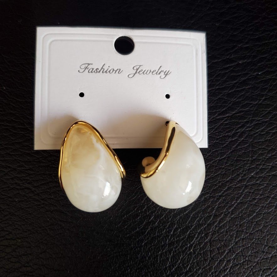 Cream White Faux Marble Teardrop Chunky Earrings Gold Tone Fashion Jewelry