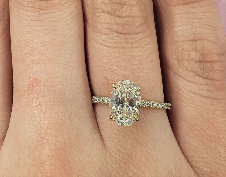 Oval Cut Simulated Diamond Women’s Stunning Wedding Ring 14K Yellow Gold Plated
