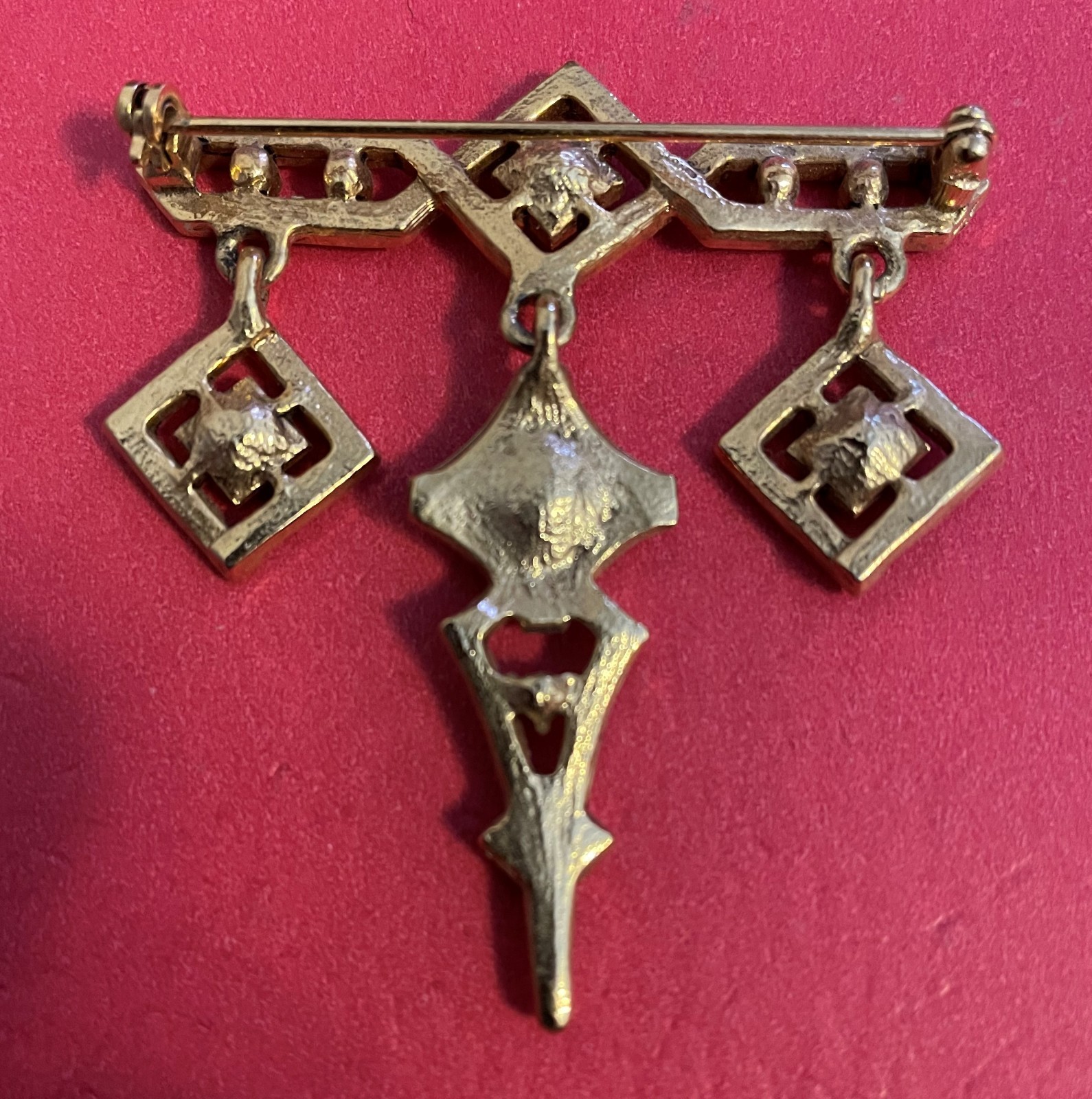 Gold Toned Brooch – as shown