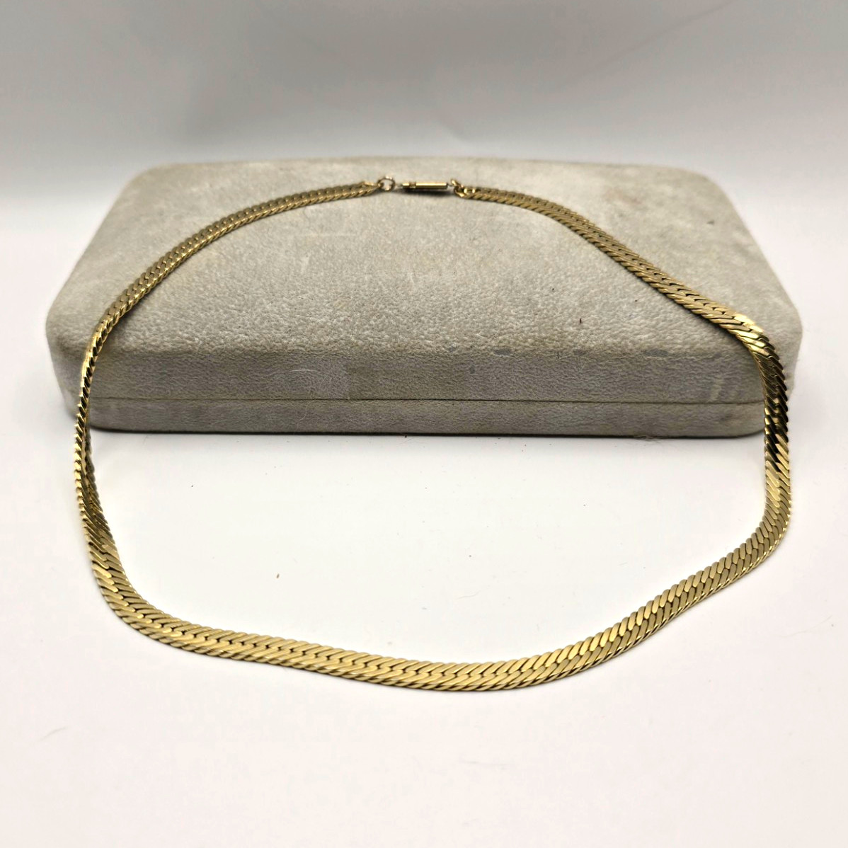 Vintage 1980s Gold Tone Herringbone Chain Necklace 19″ Flat Liquid Gold Style
