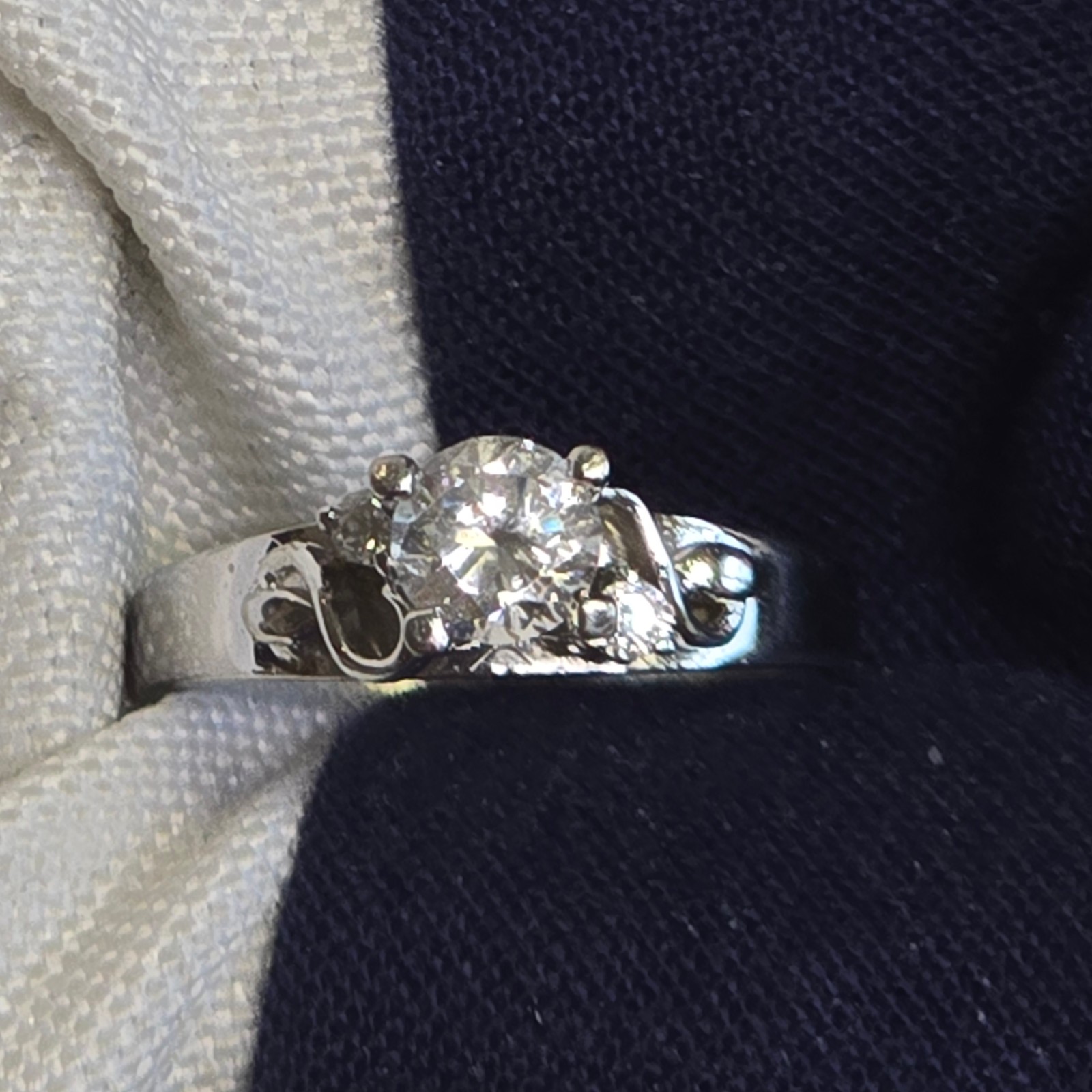 Sterling Silver Ring 2.4g Fine Jewelry Size 5.5 Clear Stones *READ*