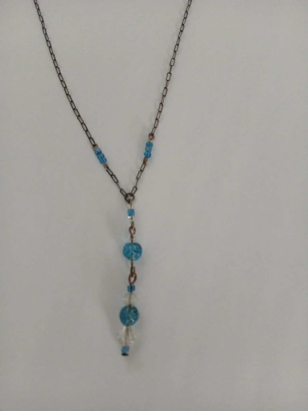 No Name Super Delicate 8″drop Necklace, Glass Or Acrylic, Not Even Sure.
