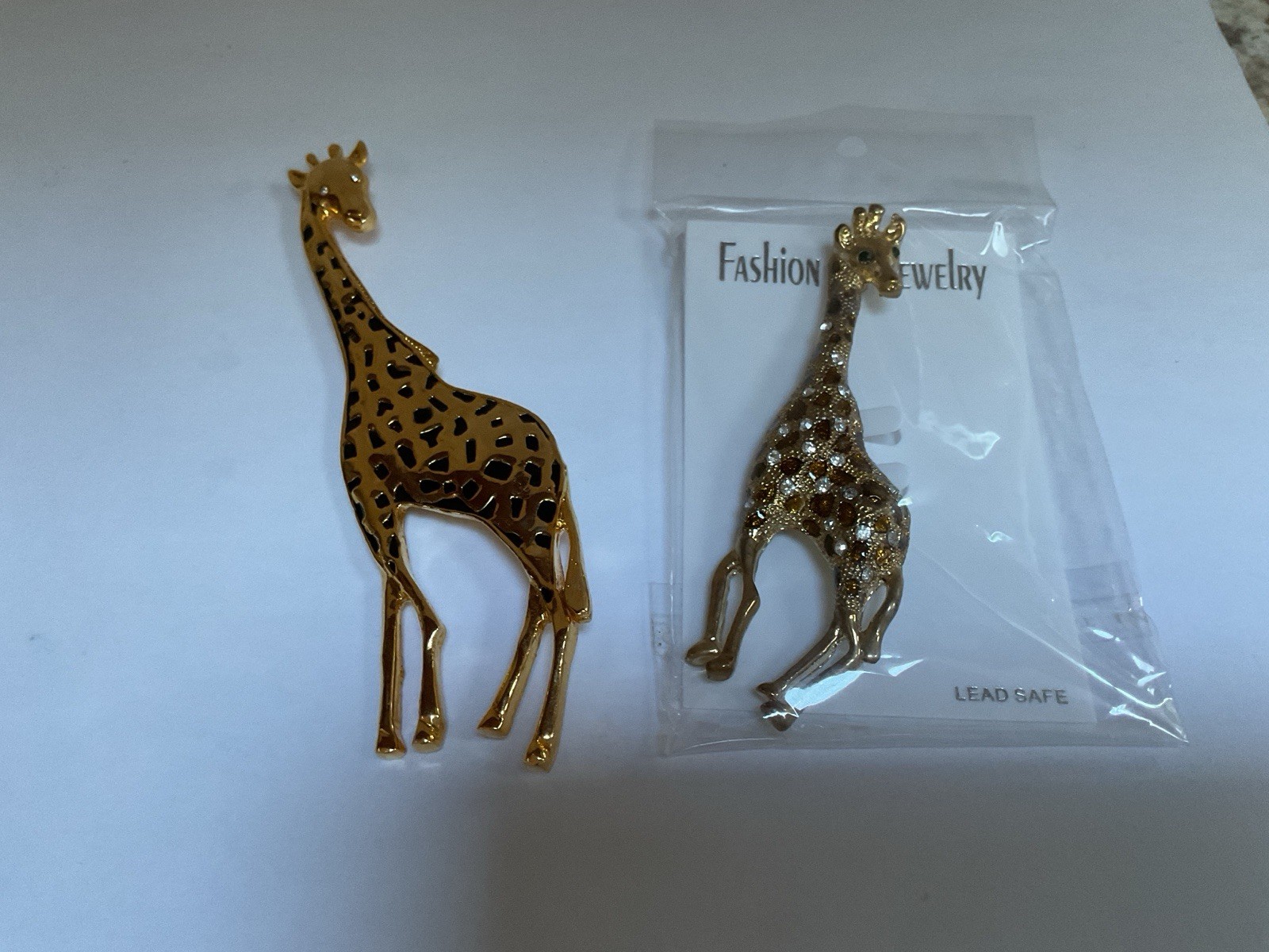 Safari Brooches Lot Of 2 Giraffes Enamel Gold Tone With Jewels Animal Pins
