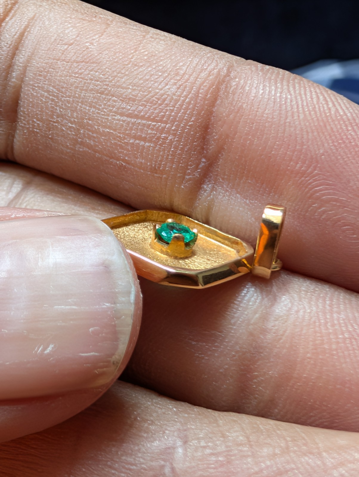 18k Gold Pendant Tiny Emerald Green Gemstone Pendant Minimalist Necklace Charm