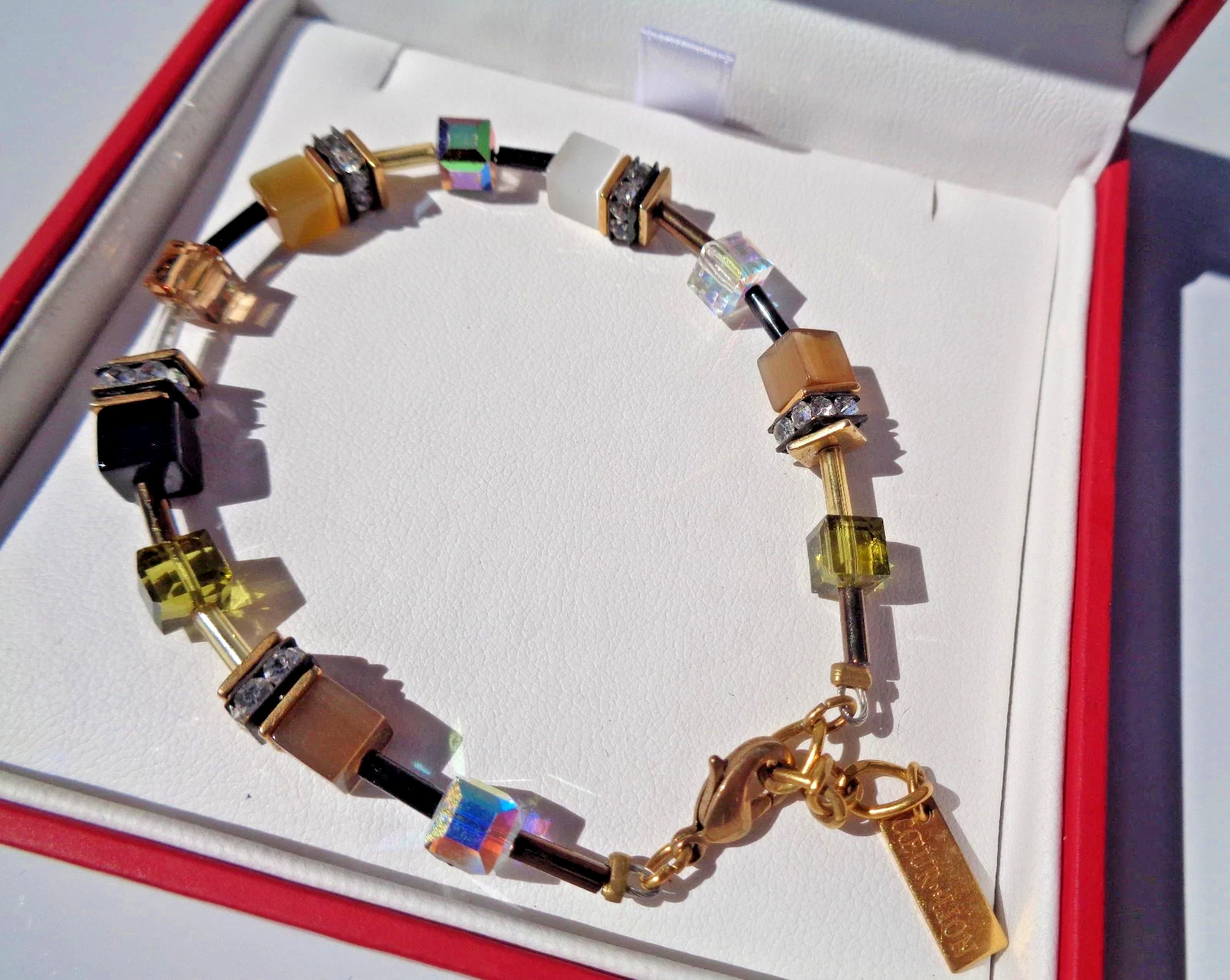 Beautiful Couer de Lion GEOCUBE square glass bracelet