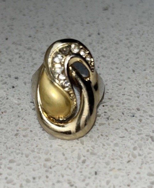 Vintage Women’s Costume Ring Large Statement Ring Fair Condition Size 7