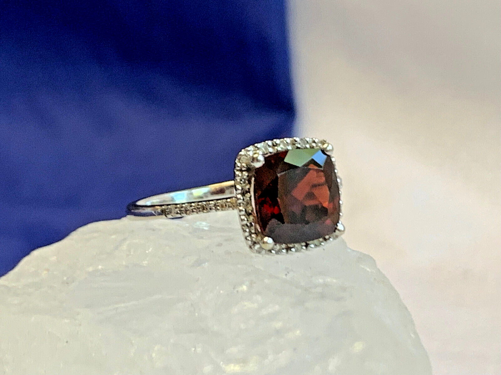 14K White Gold Ring 2.55g Fine Jewelry Sz 6.25 Garnet Color Stone *READ*