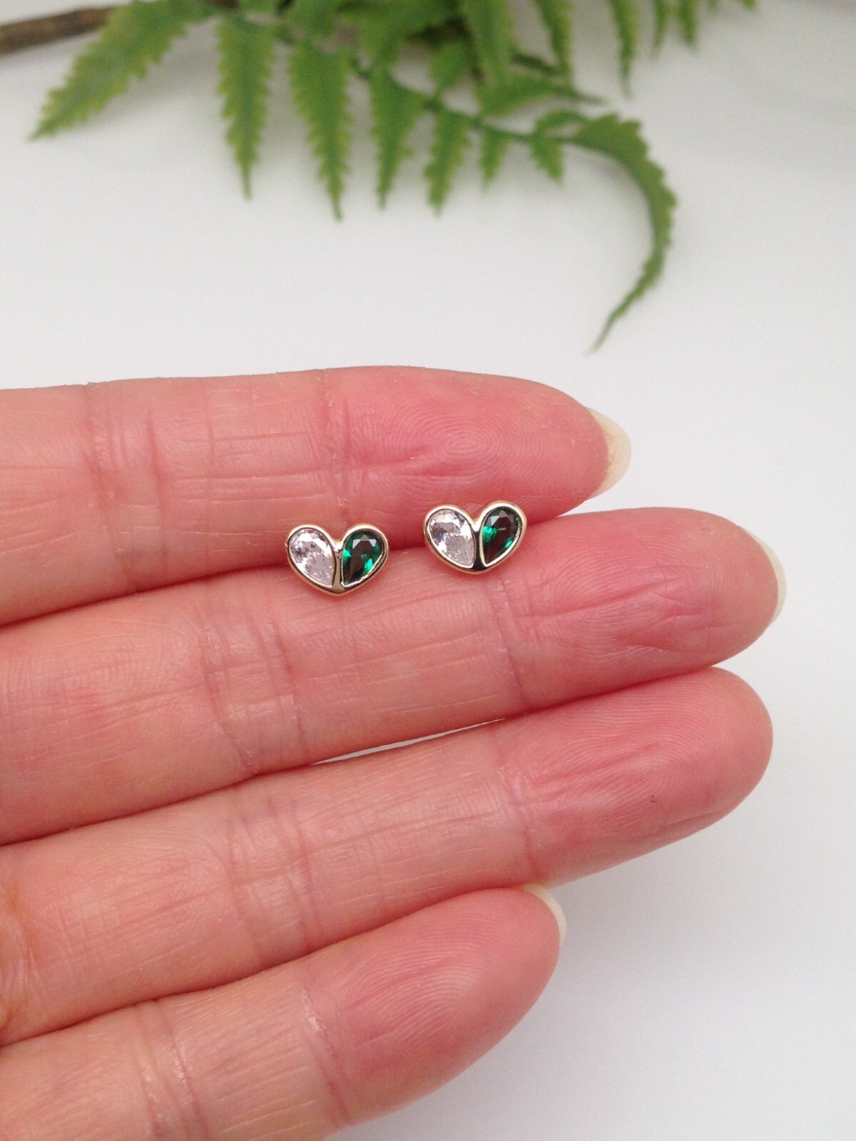 925 Sterling Silver Green White CZ Heart Stud Earrings Women Girls 7.8mm Tiny