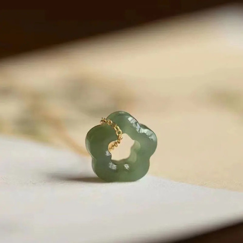 Dark Green Jade Flower Shaped Pendant Healing Protection Dainty Women Necklace