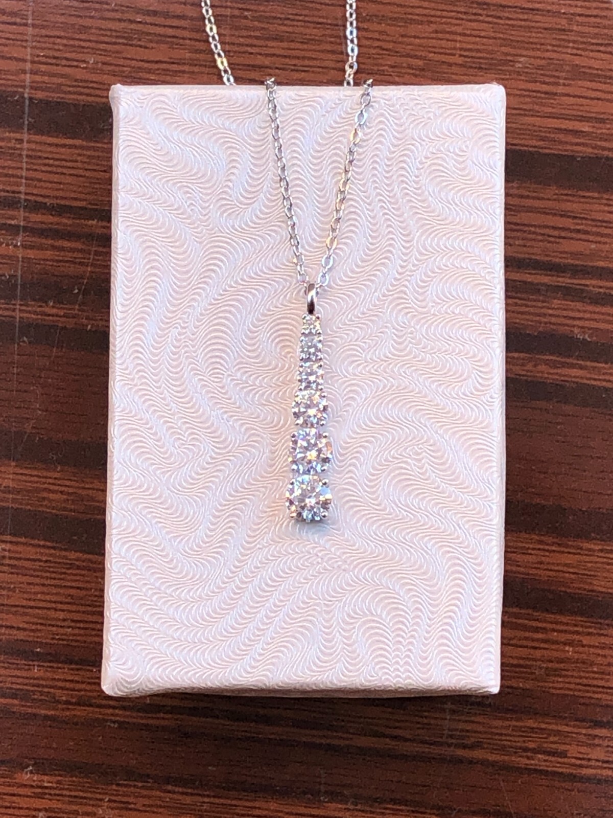 925 Sterling Silver Graduated CZ Bar Pendant Necklace Vertical 22.5mm 18″ Women