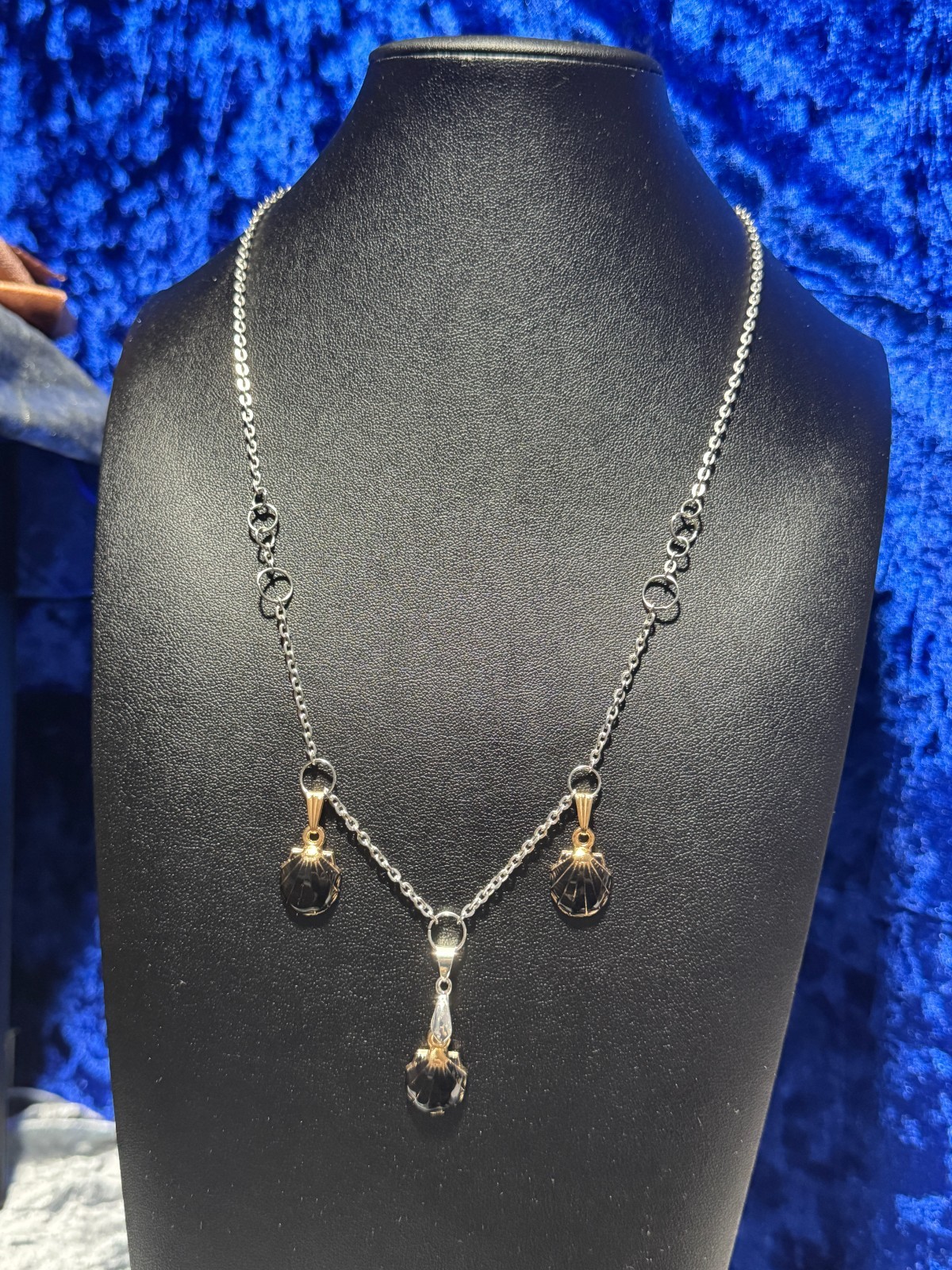 Clam Shell Pendent Necklace Platinum Plated CHAIN Silver Plated 20″ + 4″ Adjust