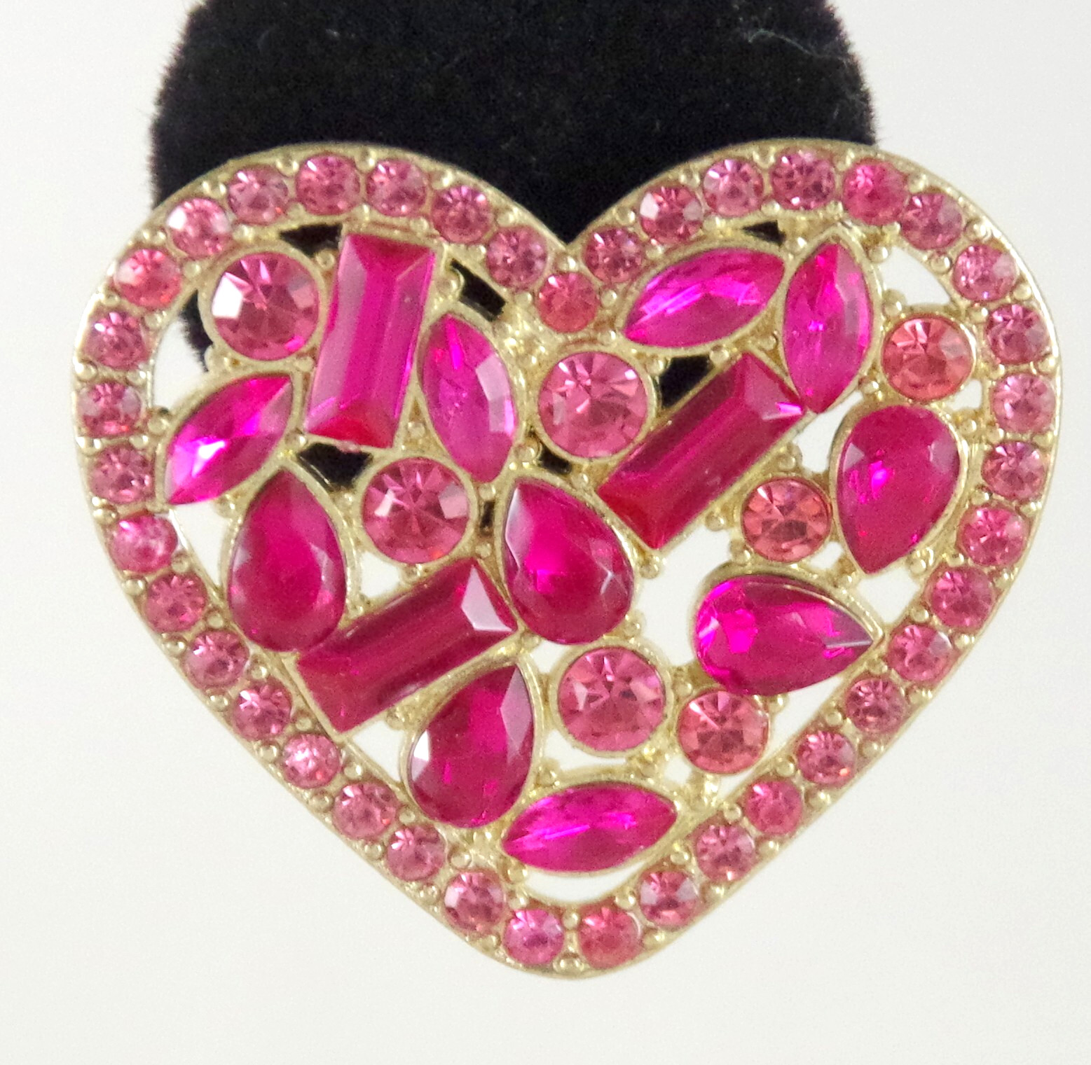 1.25″ BETSEY JOHNSON PRETTY-IN-PINKS CRYSTAL RHINESTONE VALENTINE HEART EARRINGS