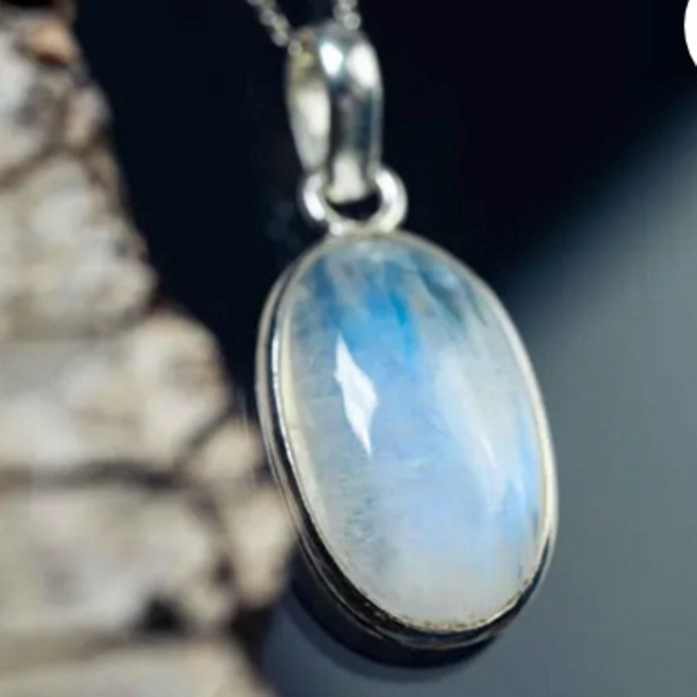 Beautiful Natural Moonstone Gemstone 925 Sterling Silver Handmade Pandant N-4