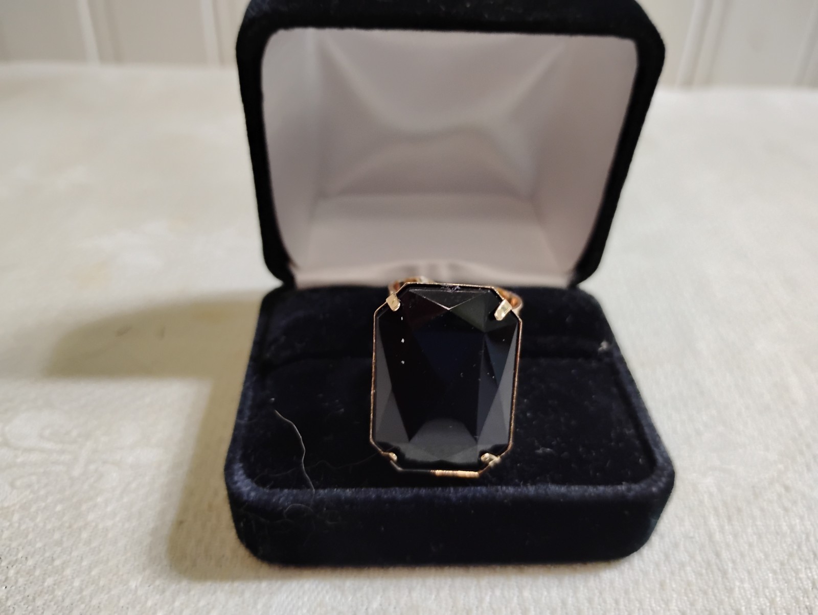 Chunky Goldtone Metal Black Plastic Rectangle Ring Size 7