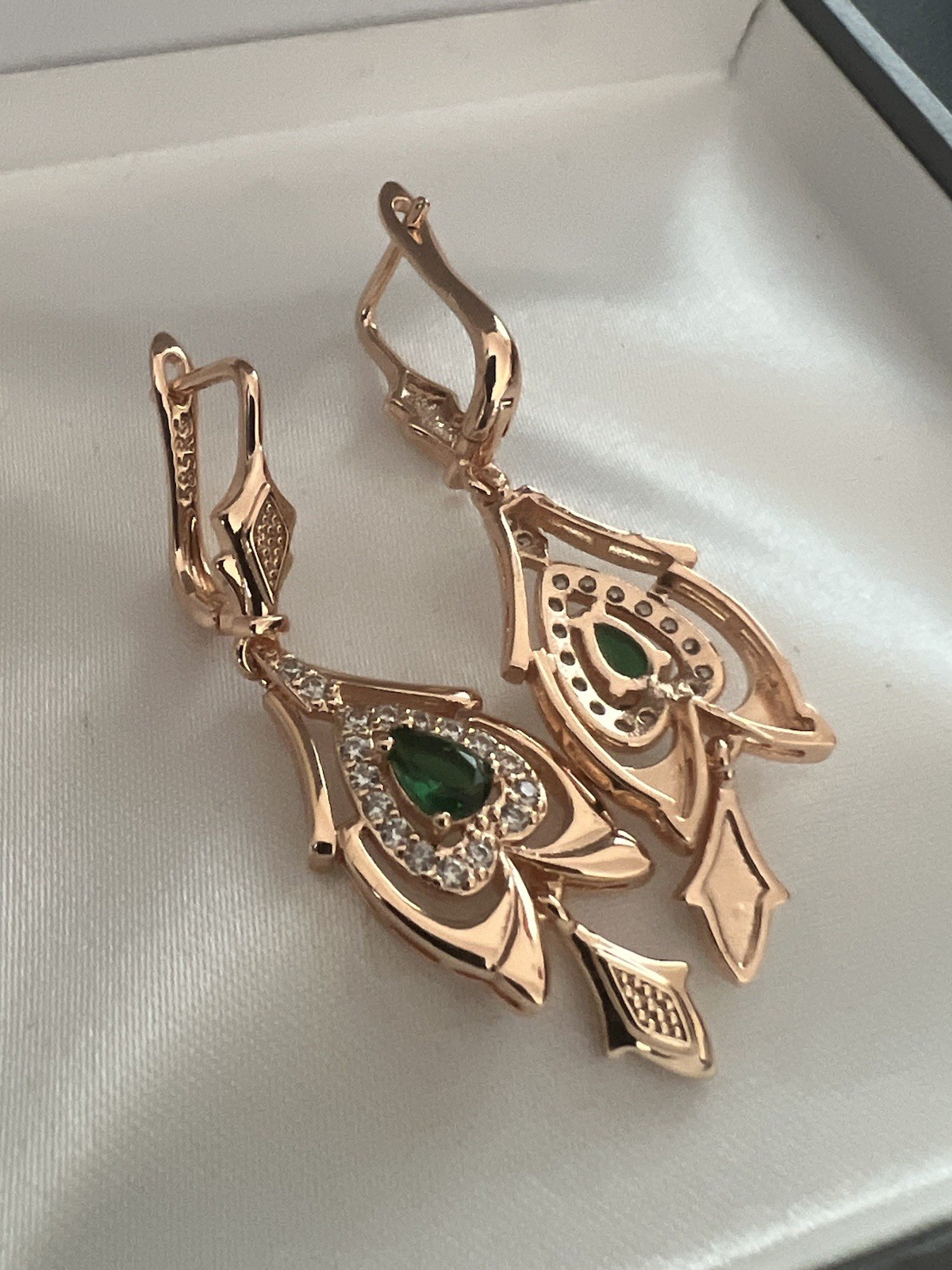 New Women’s 14k Rose Gold Plated Emerald English Lock Earrings